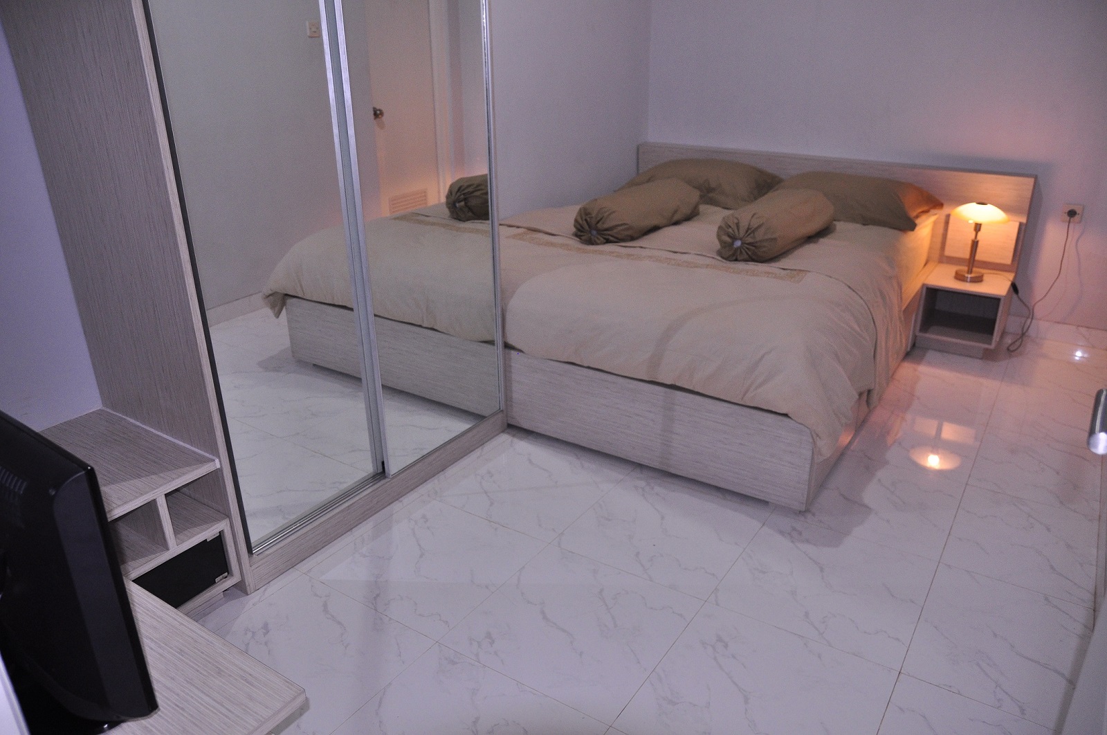 King Size room - Low Res - 1600 pixels