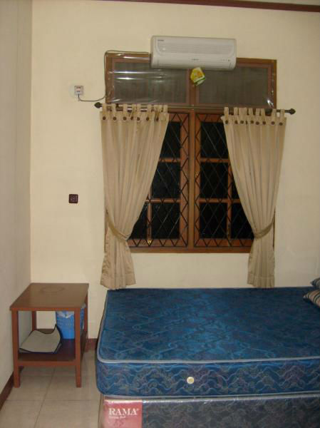 Kos Mampang Prapatan XII No. 30 A - 30 B, Jakarta Selatan 12790