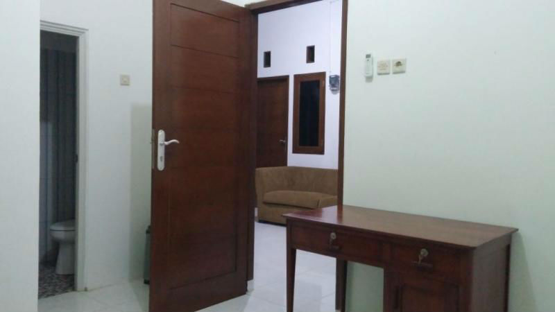 Kost Wanita, parkir luas, Petukangan, Jakarta Selatan juga dekat Jakarta Barat