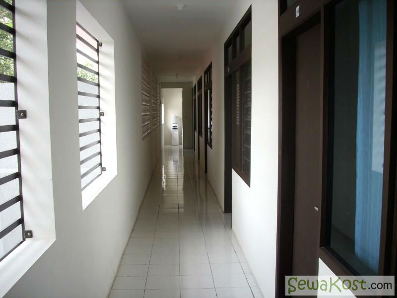 KOS RUMAH PRAJA - ARTERI PONDOK INDAH - DAERAH ELIT. TELP.0815-8328-017