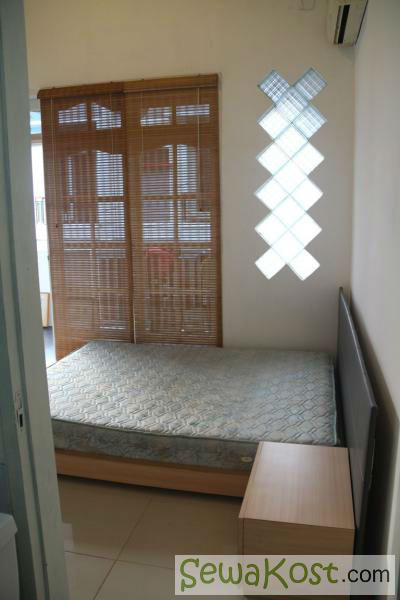 Kost Eksklusif Suami-Istri, Karyawan/ti, Tomang Jakarta Barat.