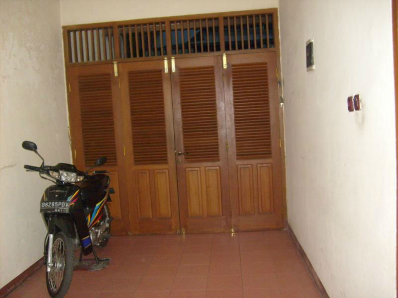Kos Mampang Prapatan XII No. 30 A - 30 B, Jakarta Selatan 12790
