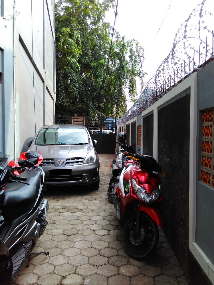 FREE PARKIR MOBIL & MOTOR