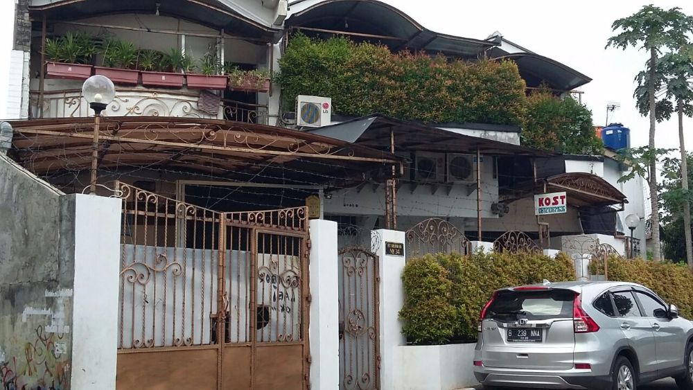 Depan kos