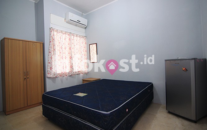 kamar ada Kulkas