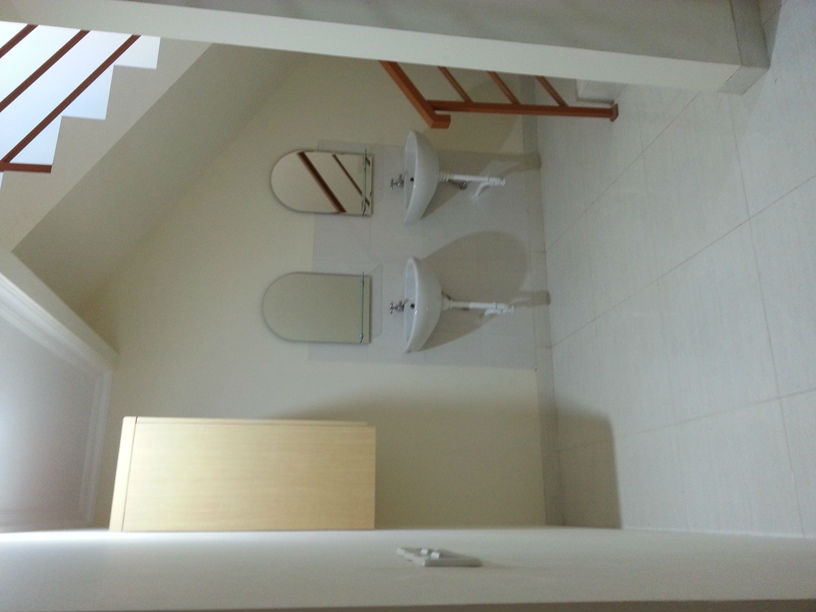 Fasilitas Umum Wastafel dan Tempat Strika