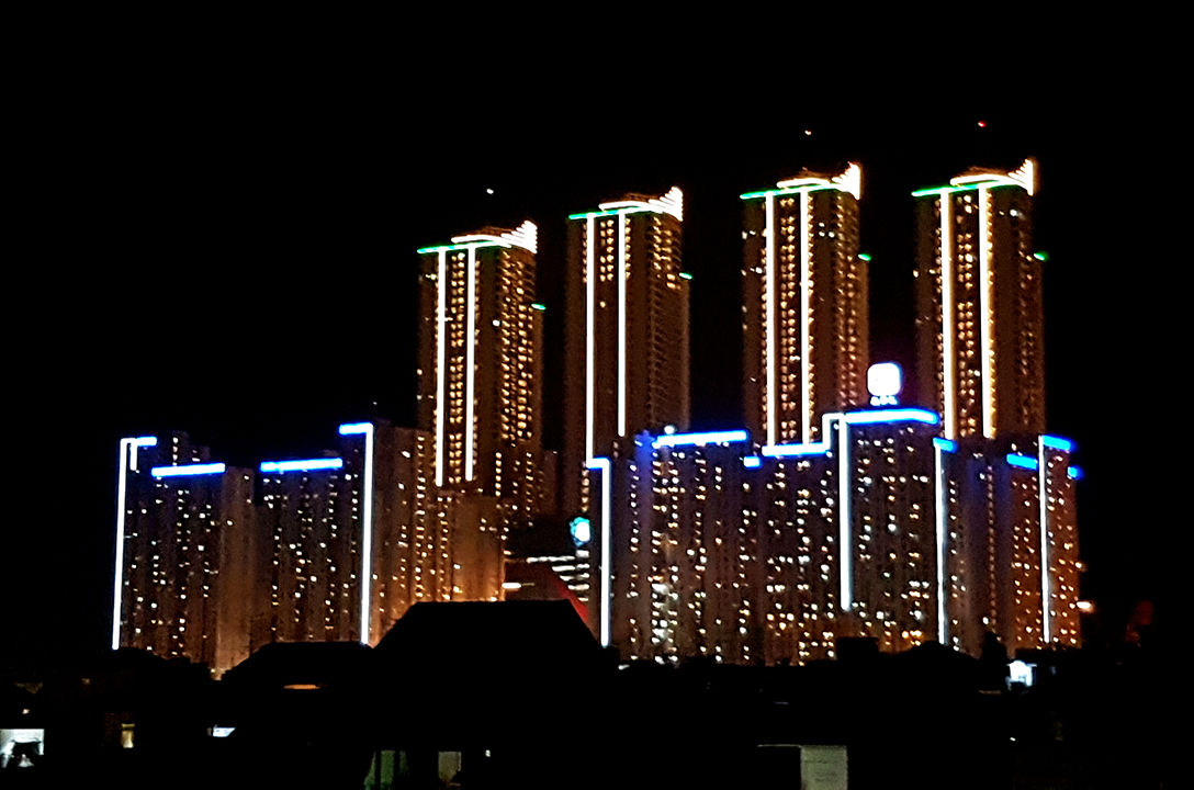 view dari balkon dan jendela
