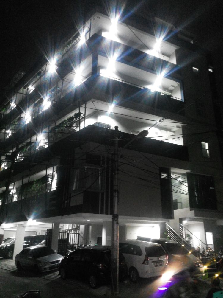 Gedung depan Tampak Malam