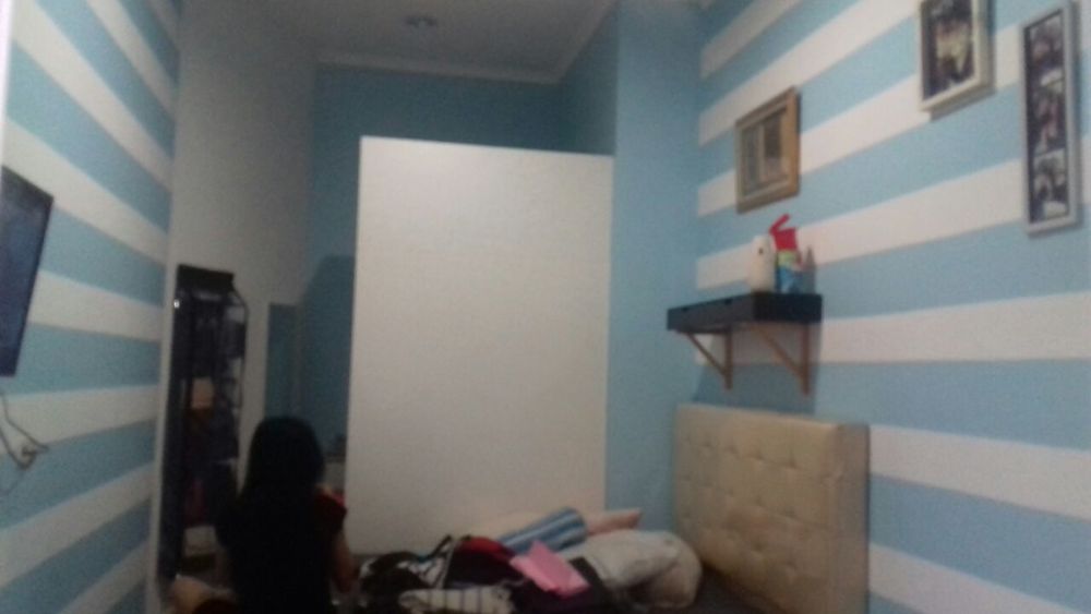 Contoh kamar yang sudah di cat penghuni