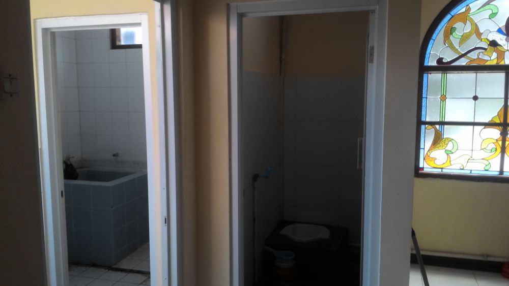 toilet bersama