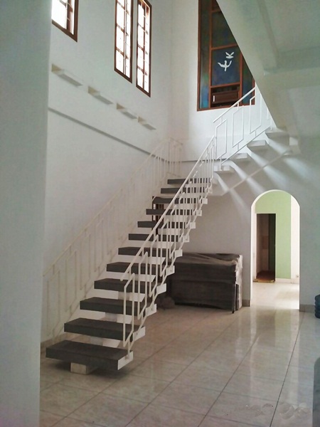 Tangga Menuju Lt.2