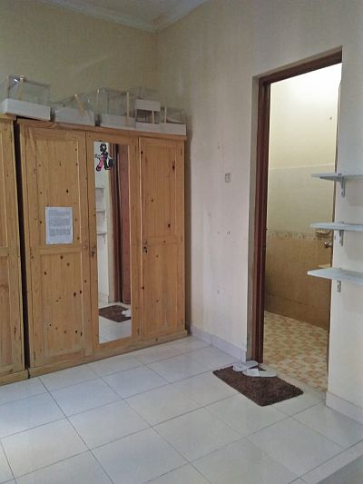 KOST Wanita Perlimaan Jalan Caman Raya - Jatibening