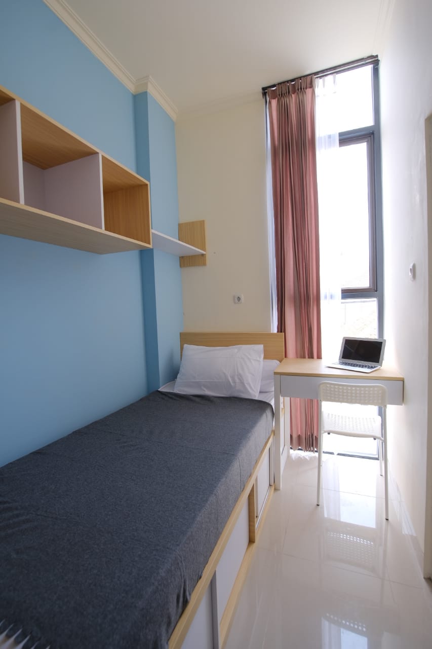 Bed with window