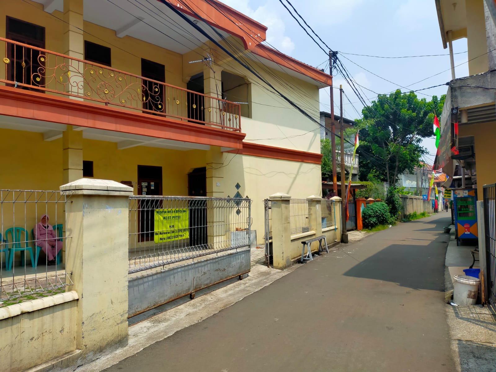 depan Kos +jalan