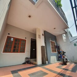 Rumah – Depan Parkir Motor Rumah - Depan Parkir Motor